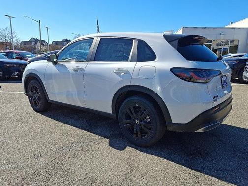 Platinum White Pearl 2026 Honda HR-V AWD Sport