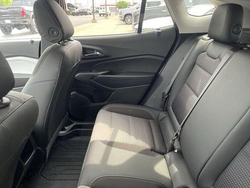 Sterling Gray Metallic 2024 Chevrolet Trax LT