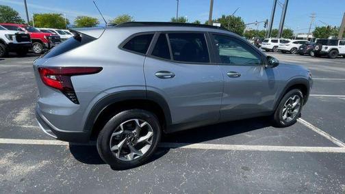 Sterling Gray Metallic 2024 Chevrolet Trax LT