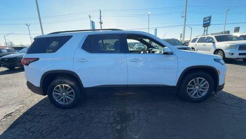 Summit White 2022 Chevrolet Traverse LT Cloth