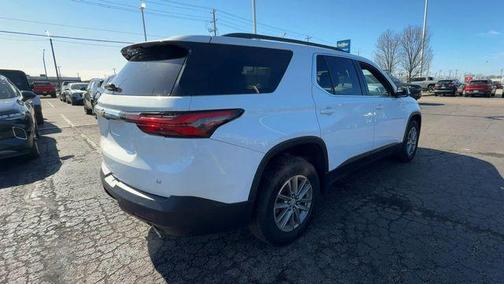 Summit White 2022 Chevrolet Traverse LT Cloth