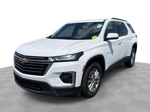 Summit White 2022 Chevrolet Traverse LT Cloth
