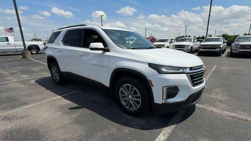 Summit White 2022 Chevrolet Traverse LT Cloth