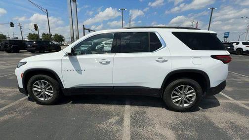Summit White 2022 Chevrolet Traverse LT Cloth