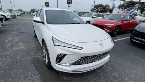 White Frost Tri-Coat 2026 Buick Envista Avenir