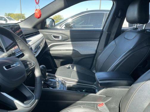 Sting Gray Clearcoat 2023 Jeep Compass Latitude Lux
