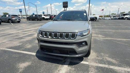 Sting Gray Clearcoat 2023 Jeep Compass Latitude Lux