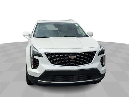 2022 Cadillac XT4 Premium Luxury