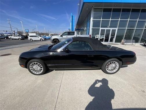 2004 Ford Thunderbird 