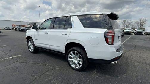 Iridescent Pearl Tricoat 2022 Chevrolet Tahoe High Country