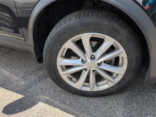 2017 Nissan Rogue Sport SV