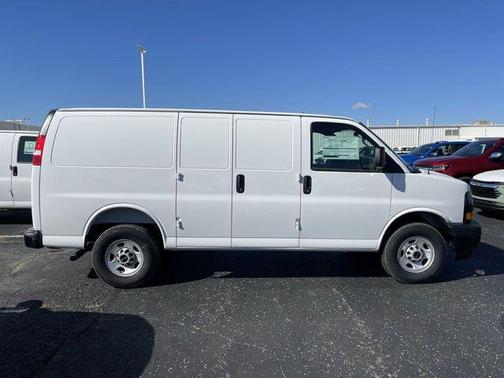 2025 GMC Savana 2500 Work Van