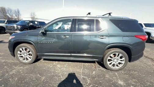 Graphite Metallic 2018 Chevrolet Traverse Premier