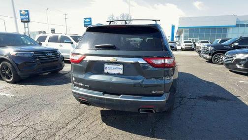 Graphite Metallic 2018 Chevrolet Traverse Premier