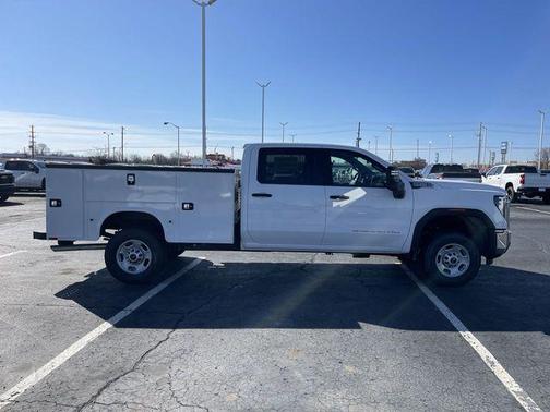 2024 GMC Sierra 2500 Pro