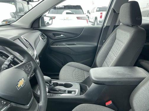 Mosaic Black Metallic 2024 Chevrolet Equinox LT