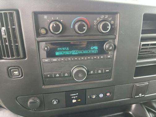 Quicksilver Metallic 2016 GMC Savana 2500 Work Van