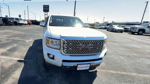Summit White 2019 GMC Canyon Denali
