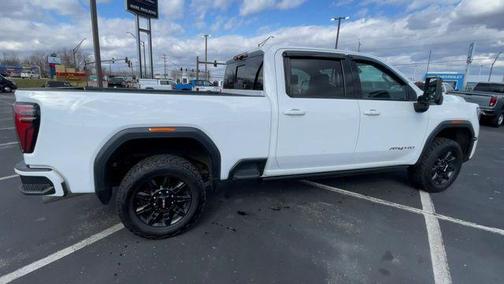 2024 GMC Sierra 2500 AT4