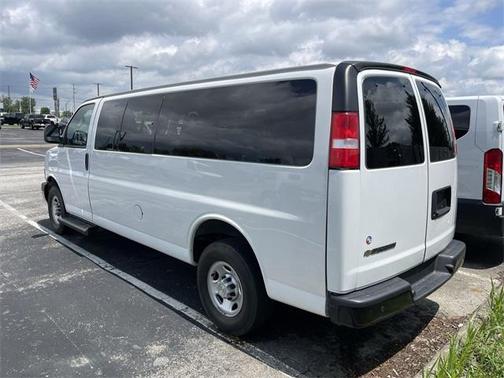 2022 Chevrolet Express 3500 LS