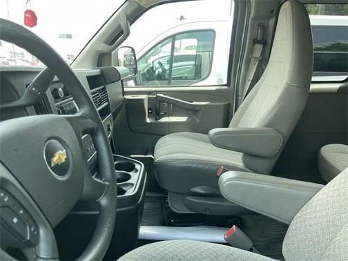 2022 Chevrolet Express 3500 LS