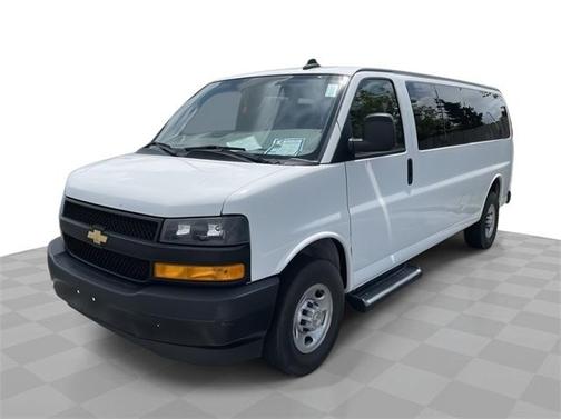 2022 Chevrolet Express 3500 LS