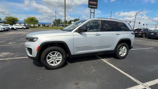 Silver Zynith 2023 Jeep Grand Cherokee Laredo