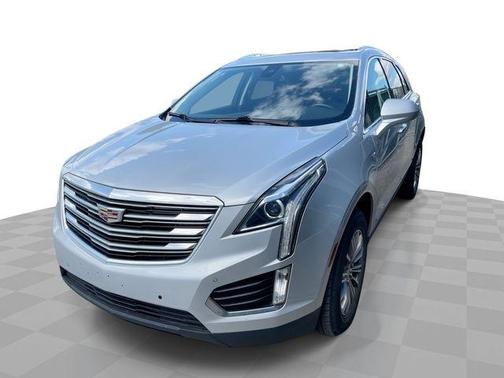Radiant Silver Metallic 2017 Cadillac XT5 Luxury