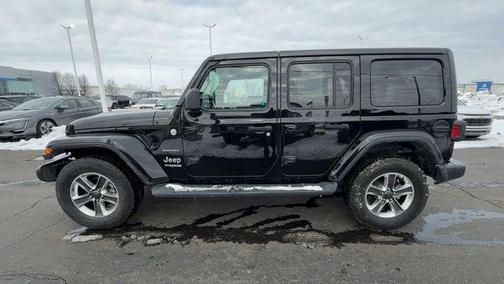 Black Clearcoat 2022 Jeep Wrangler Unlimited Sahara
