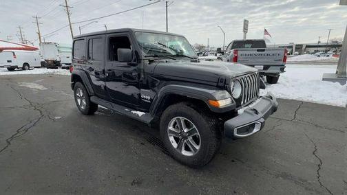 Black Clearcoat 2022 Jeep Wrangler Unlimited Sahara