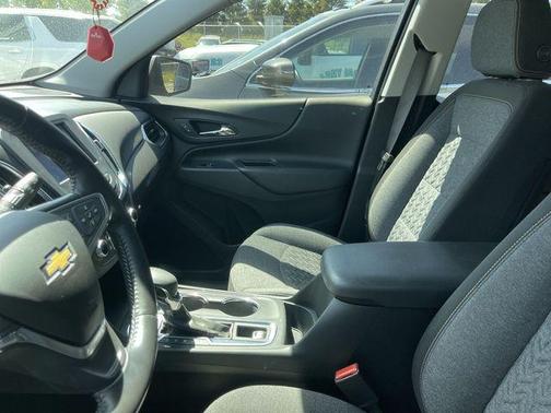 Silver Ice Metallic 2022 Chevrolet Equinox 1LT