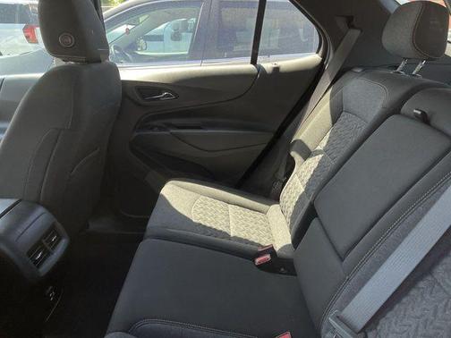 Silver Ice Metallic 2022 Chevrolet Equinox 1LT