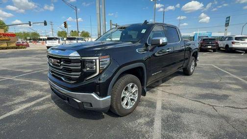 Onyx Black 2022 GMC Sierra 1500 SLT