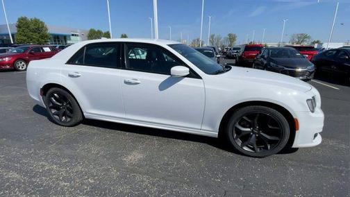 Bright White Clearcoat 2022 Chrysler 300 Touring L