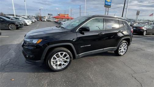 2023 Jeep Compass Latitude Lux