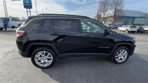 2023 Jeep Compass Latitude Lux