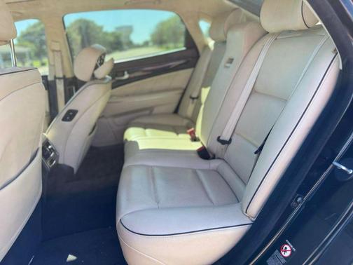 2016 Hyundai Equus Signature