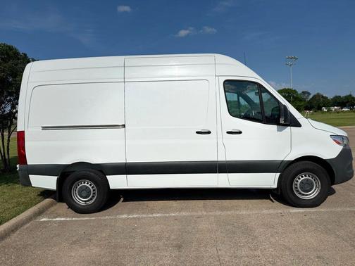 2020 Mercedes-Benz Sprinter 2500 Standard Roof