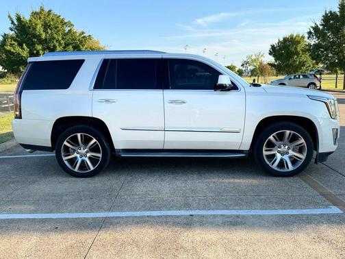 2015 Cadillac Escalade Luxury