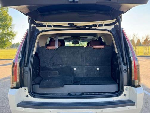 2015 Cadillac Escalade Luxury