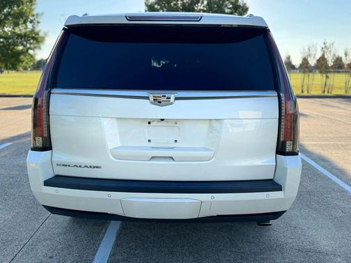 2015 Cadillac Escalade Luxury