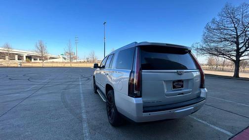 2018 Cadillac Escalade Luxury
