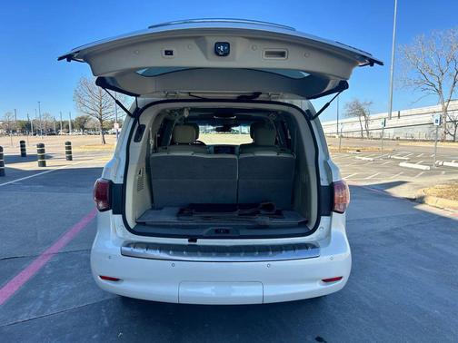 2017 INFINITI QX80 Base