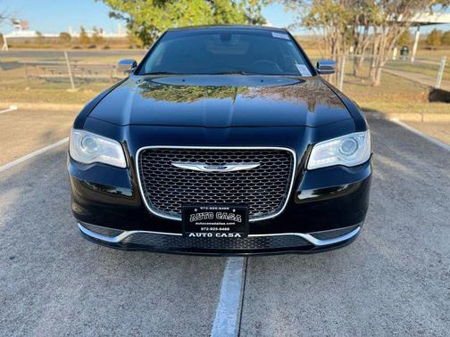 2018 Chrysler 300 Touring