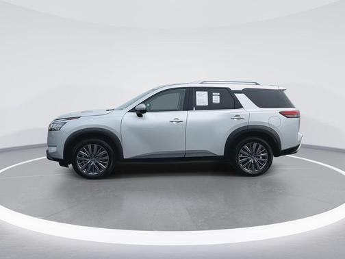 Brilliant Silver Metallic 2024 Nissan Pathfinder SL