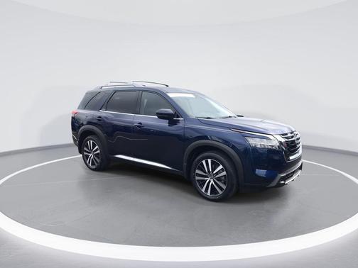 Deep Ocean Blue 2024 Nissan Pathfinder Platinum