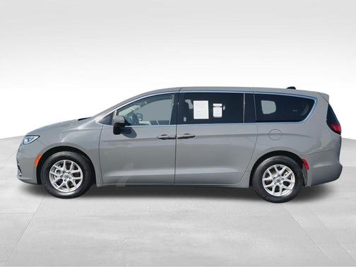 Ceramic Gray Clearcoat 2023 Chrysler Pacifica Touring-L