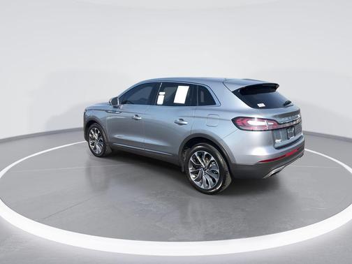 Radiance Metallic 2023 Lincoln Nautilus Reserve