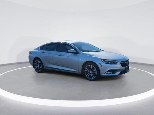 Quicksilver Metallic 2018 Buick Regal Sportback Essence