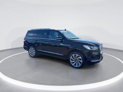 Black Metallic 2024 Lincoln Navigator Reserve